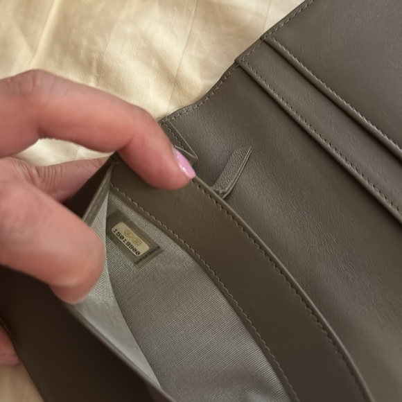 ❌SOLD❌Very Good Used Auth Chanel Patent Leather Wallet - Neutral/ Gray Color - Picture 9 of 15